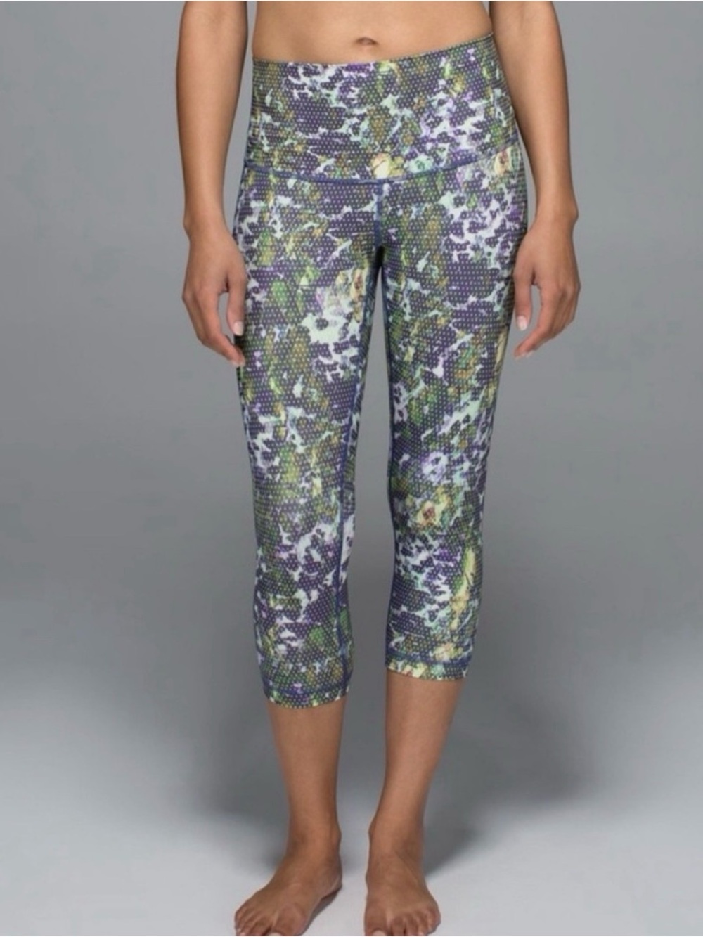 Lululemon Wunder Under Crop II *Full-On Luxtreme (Roll Down) Size 6 Leggings